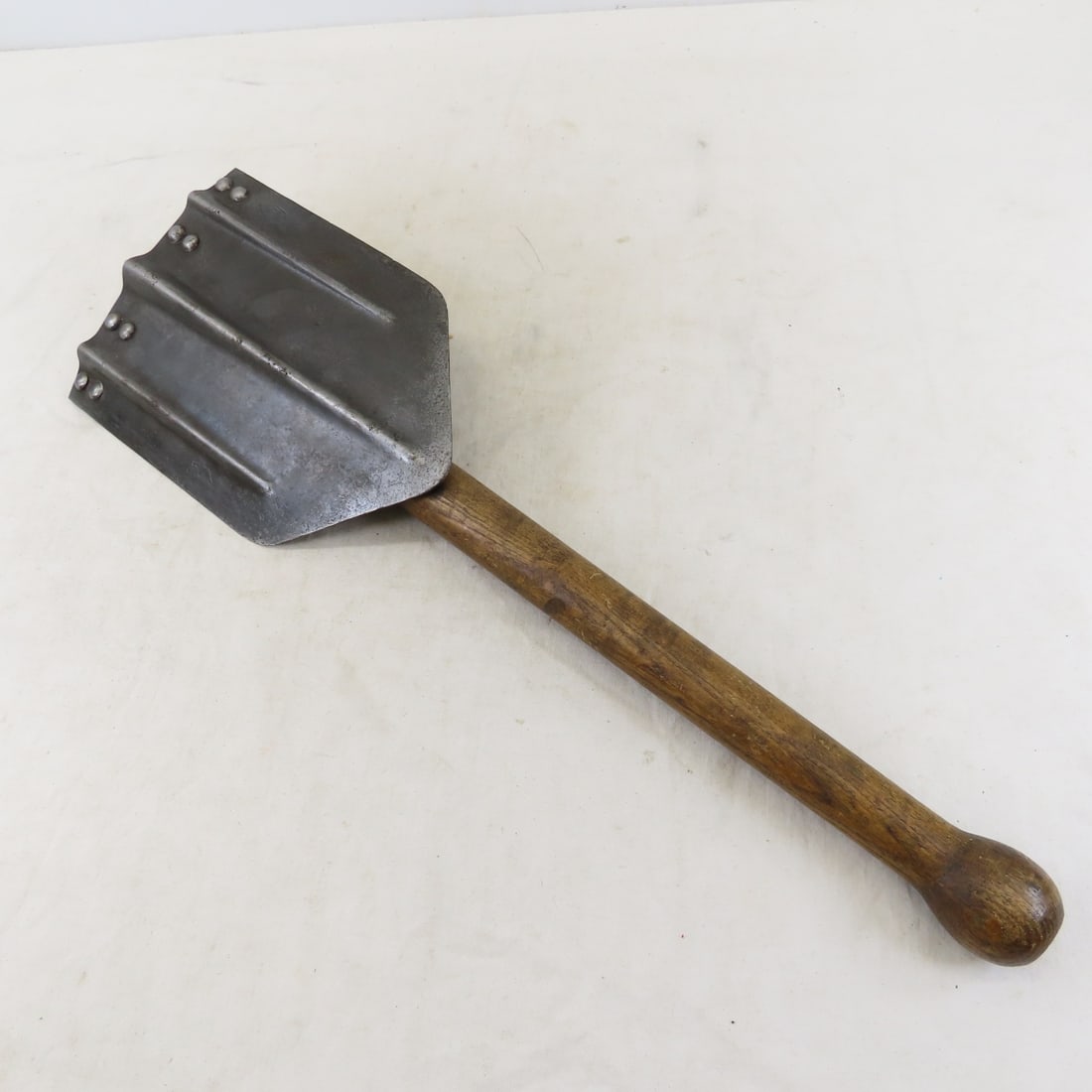 1939 German Folding Trench Shovel with Cover - 8