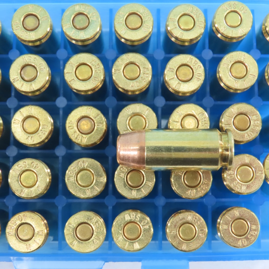 50 Rounds Winchester 40 S&W Ammo in Plastic Case - 2
