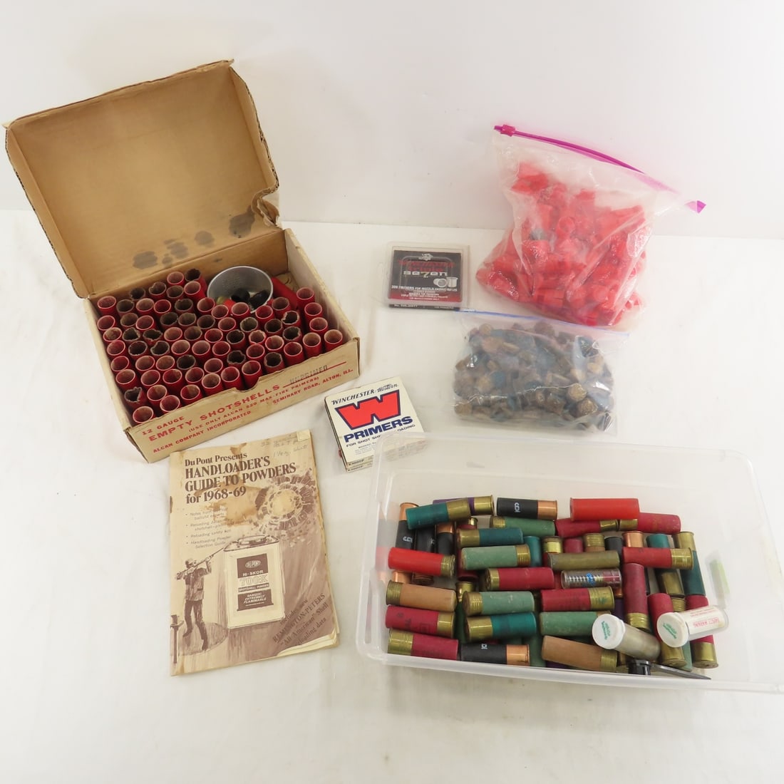 Mixed Shotgun Shells, Paper shells for reloading: Mixed Shotgun Shells, Paper shells for reloading - Primes & more. LOT SIZE: 12x12x8" 10 LBS All information and photos, which are part of the description) are intended to be as accurate as possible,