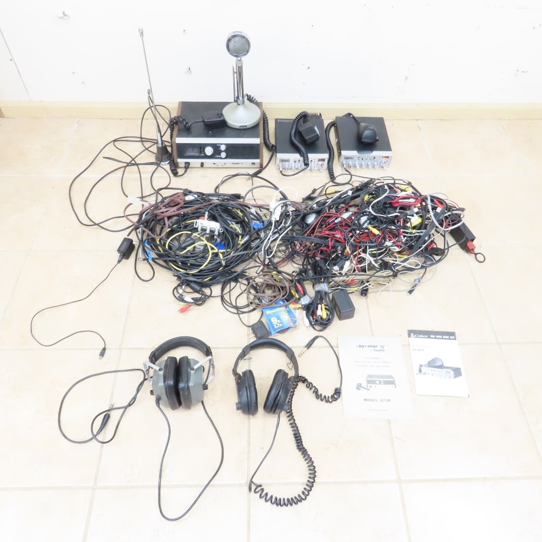 Vintage Cobra CB Radios, Antenna, Cords & Cables (1 of 19)