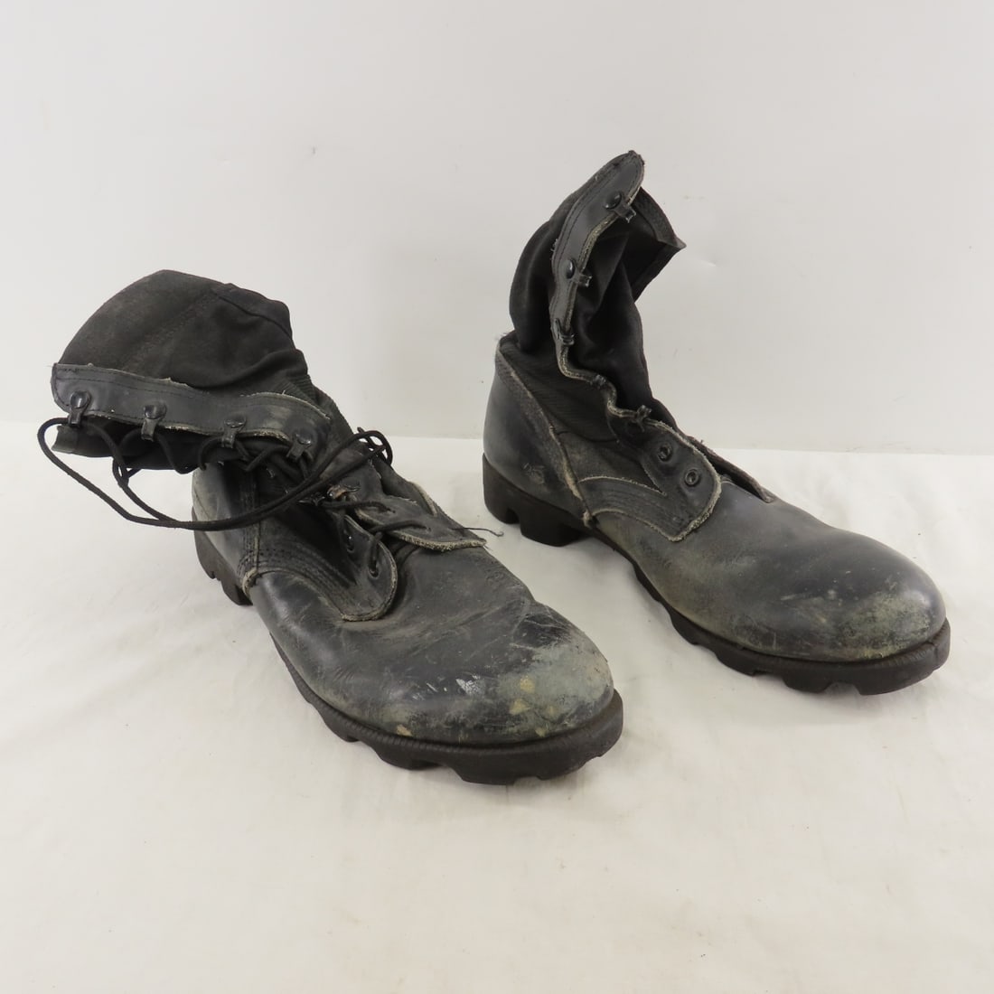Vintage US Military Combat Boots & Dress Shoes - 7