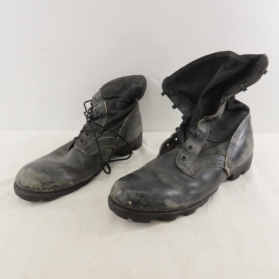 Vintage US Military Combat Boots & Dress Shoes - 8