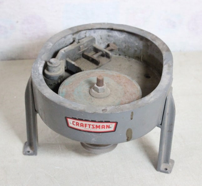 Craftsman Gem Lapidary Polisher Cutter Grinder: Craftsman Gem Lapidary Polisher Cutter Grinder - Lot Size 13" x 12" x 8". 7 Lbs. All information and photos, which are part of the description, are intended to be as accurate as possible, but errors