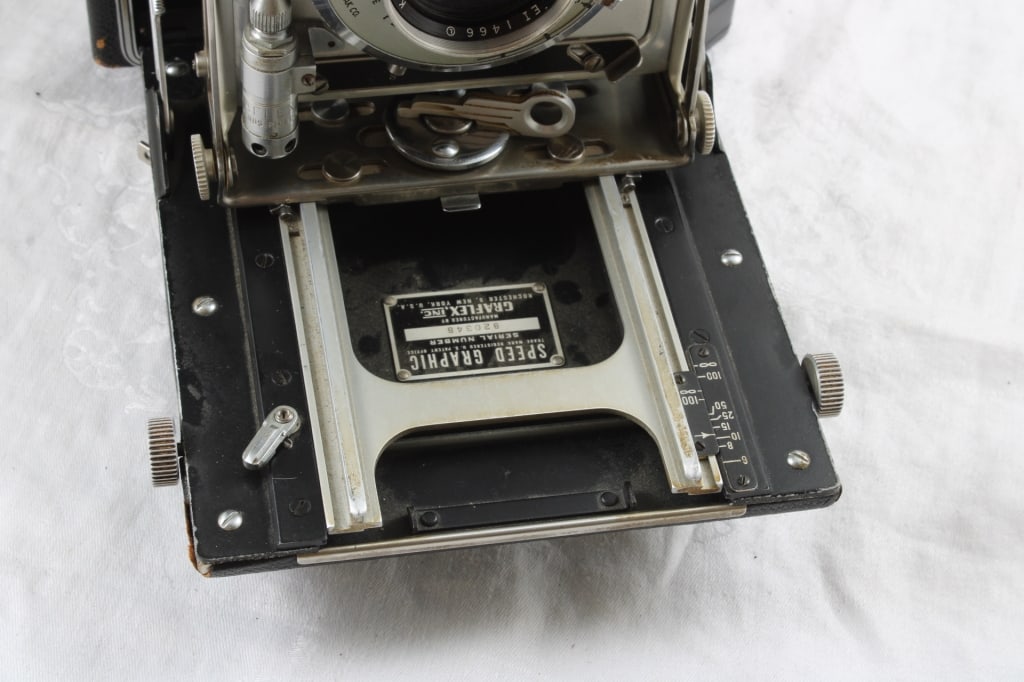 Graflex Graphic Speed 4x5 View Camera with - 4