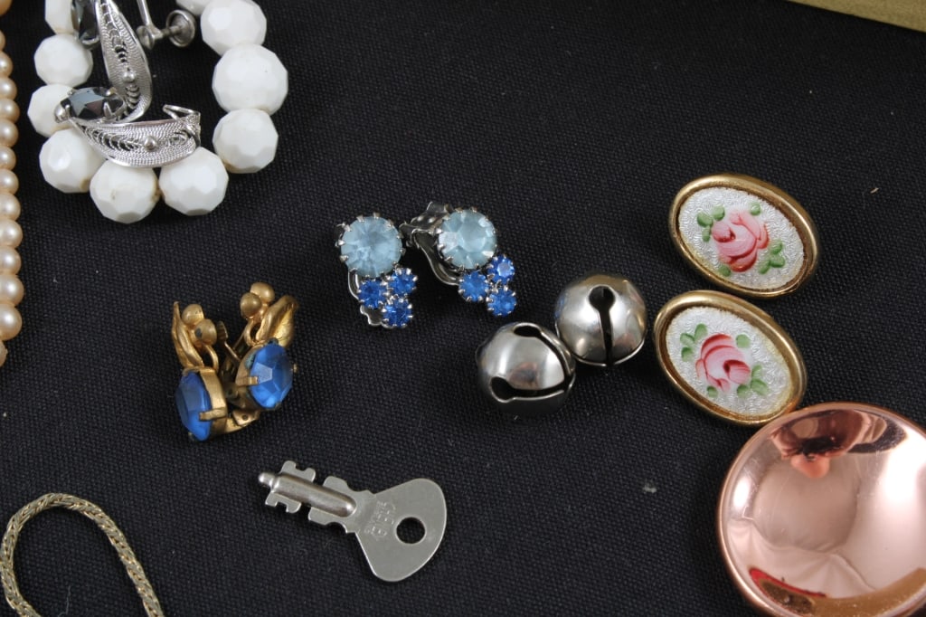 Vintage Jewelry Box with Costume Jewelry - 13