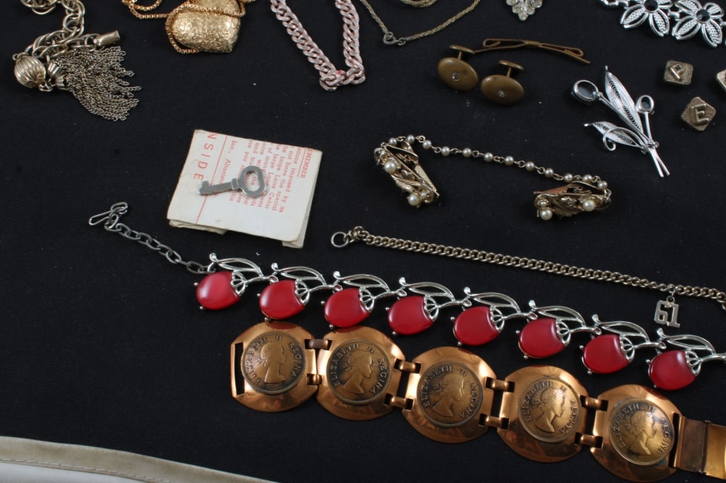 Vintage Jewelry Box with Costume Jewelry - 6