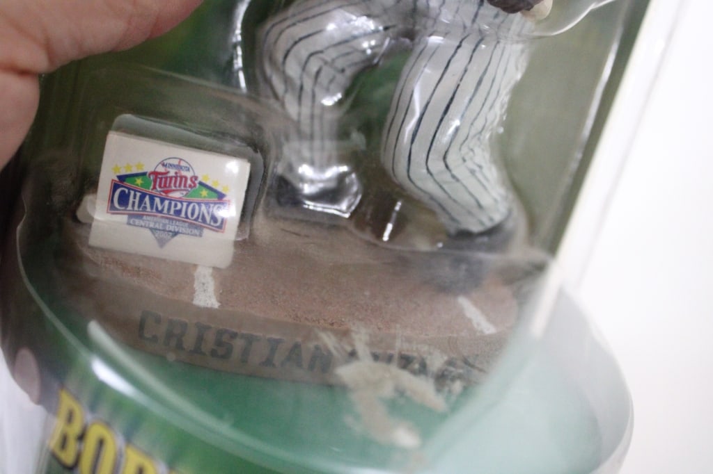 Goofy Bobblehead & Book, Bobble Dobble Guzman, - 15