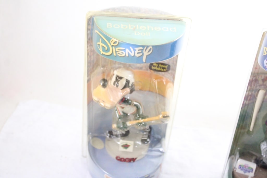 Goofy Bobblehead & Book, Bobble Dobble Guzman, - 2