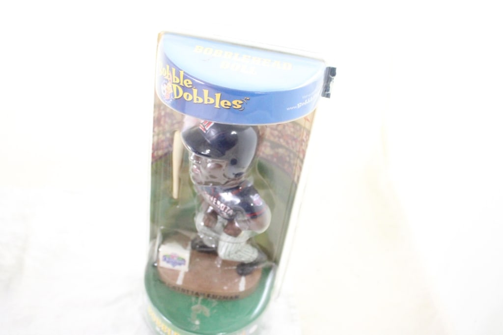 Goofy Bobblehead & Book, Bobble Dobble Guzman, - 9