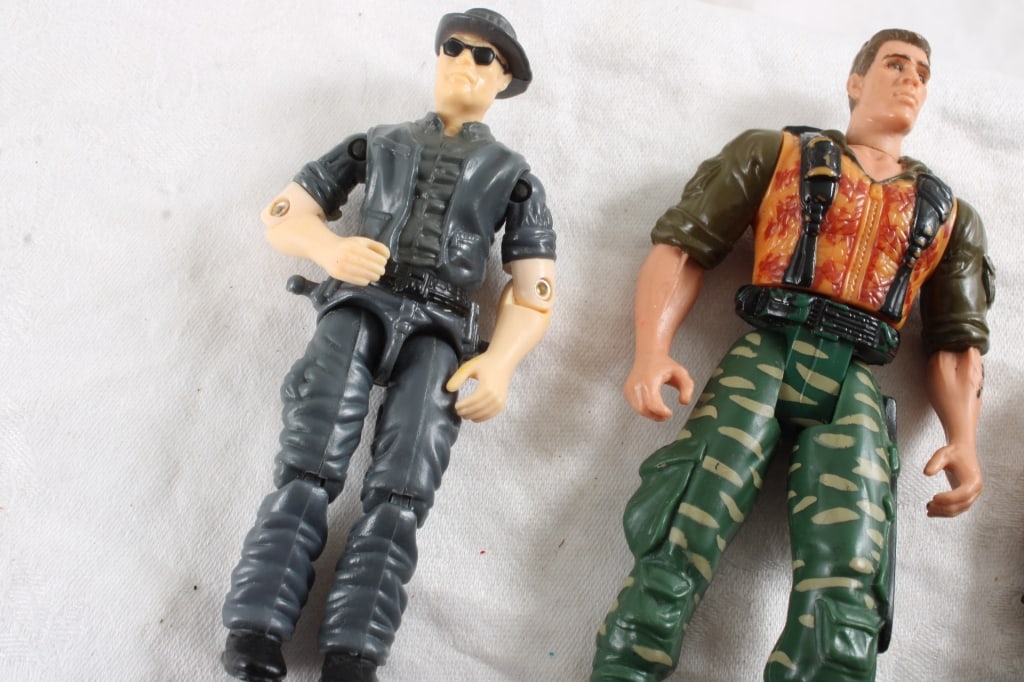 7 Action Figures 4"-5" - 10