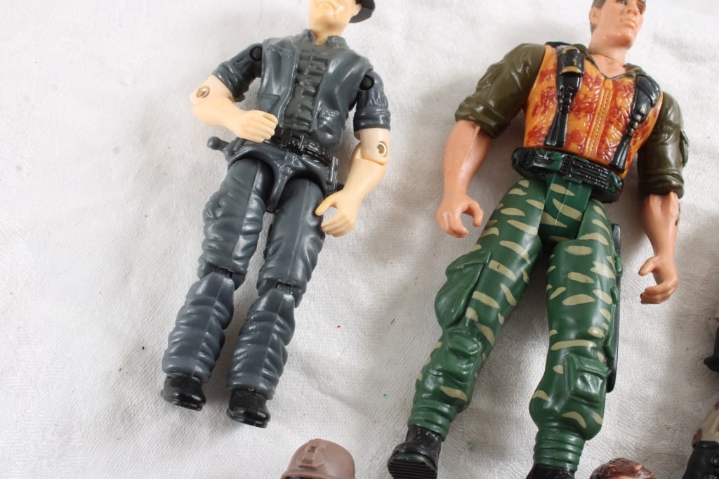 7 Action Figures 4"-5" - 11