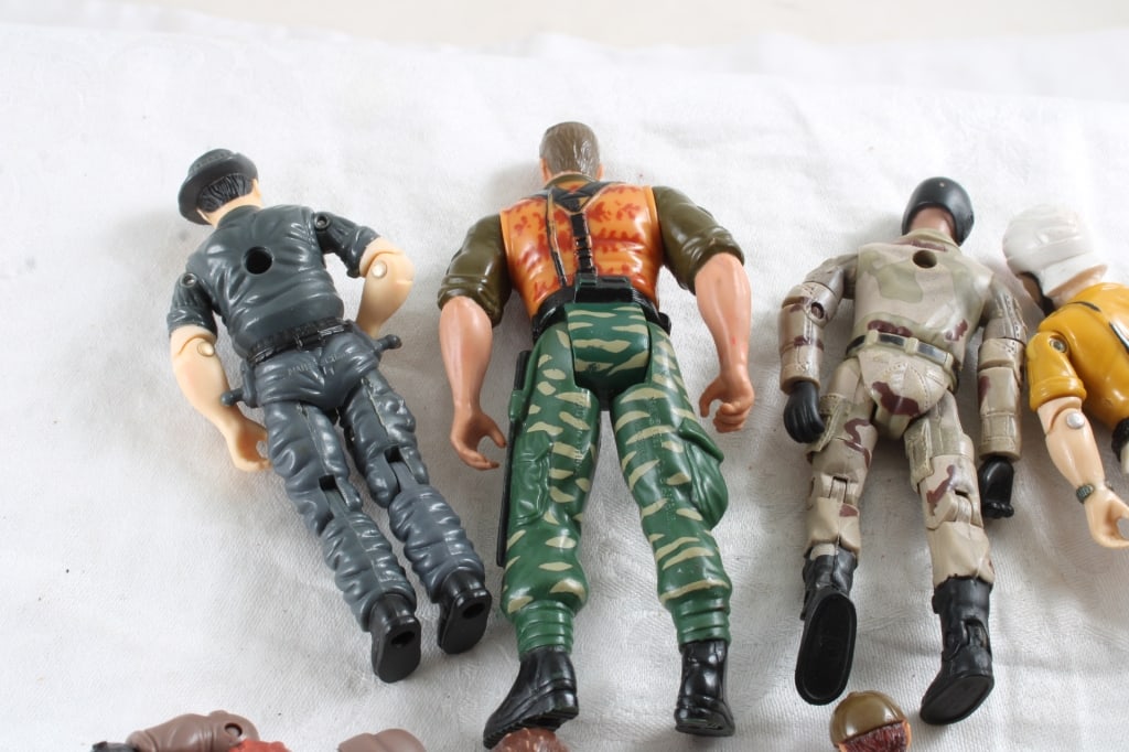 7 Action Figures 4"-5" - 12