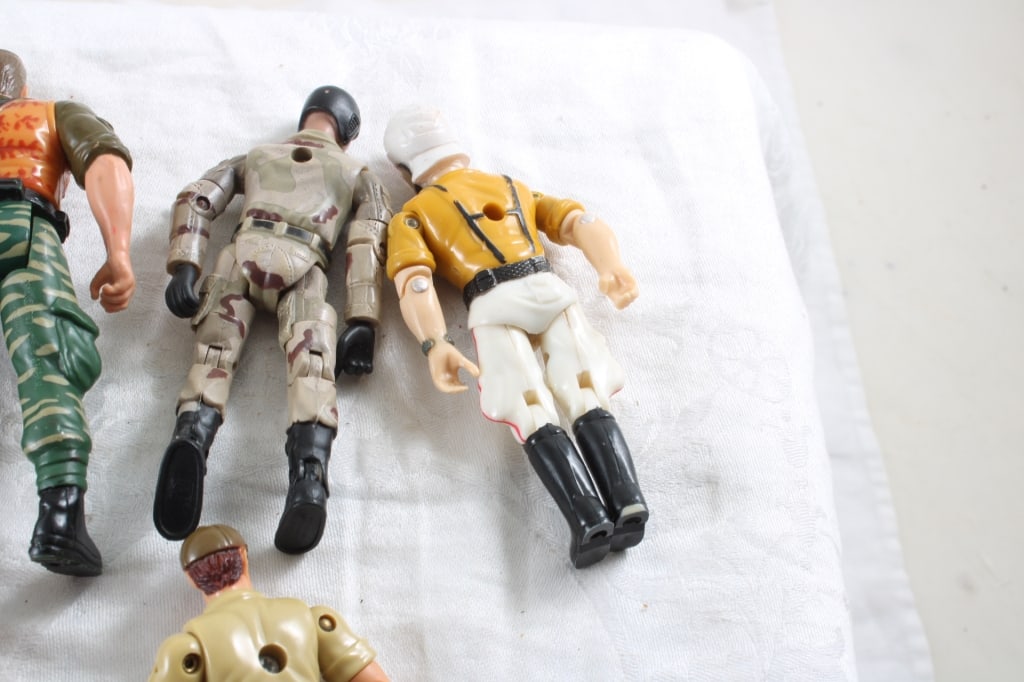 7 Action Figures 4"-5" - 13