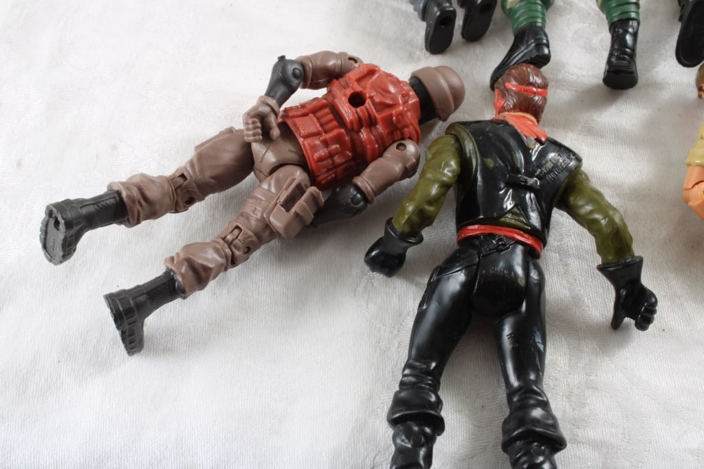 7 Action Figures 4"-5" - 15