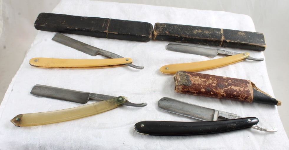 4 Straight Razors: 4 Straight Razors - Dubl-Duk, Allegheny Instrument N.Y., Clauss, W H Morley & Sons Germany. Lot Size 7" x 4" x 1". 1 Lb. All information and photos, which are part of the description, are intended to