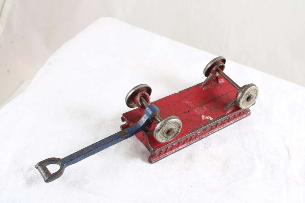 1930s Arcade Cast iron Champion Express Pull Wagon - 3