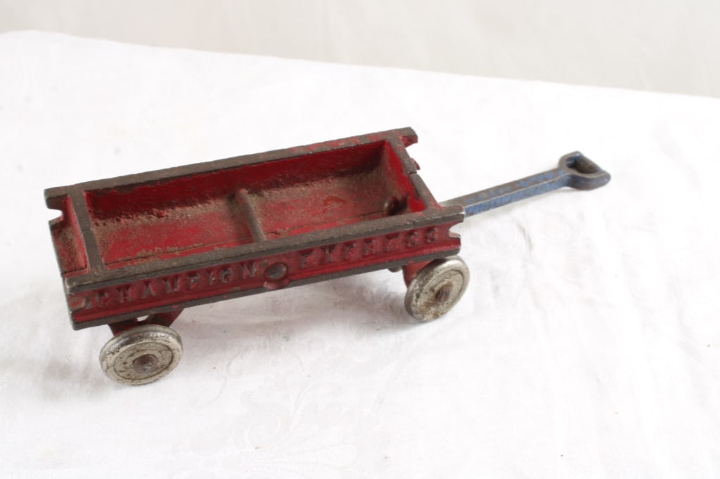 1930s Arcade Cast iron Champion Express Pull Wagon - 4