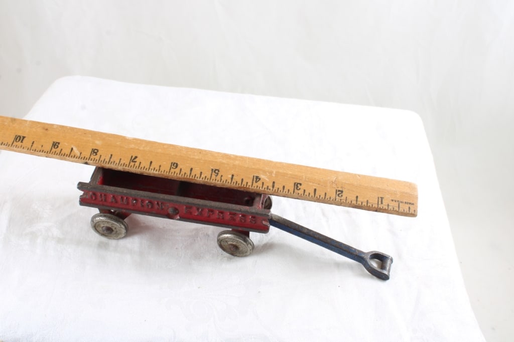 1930s Arcade Cast iron Champion Express Pull Wagon - 7