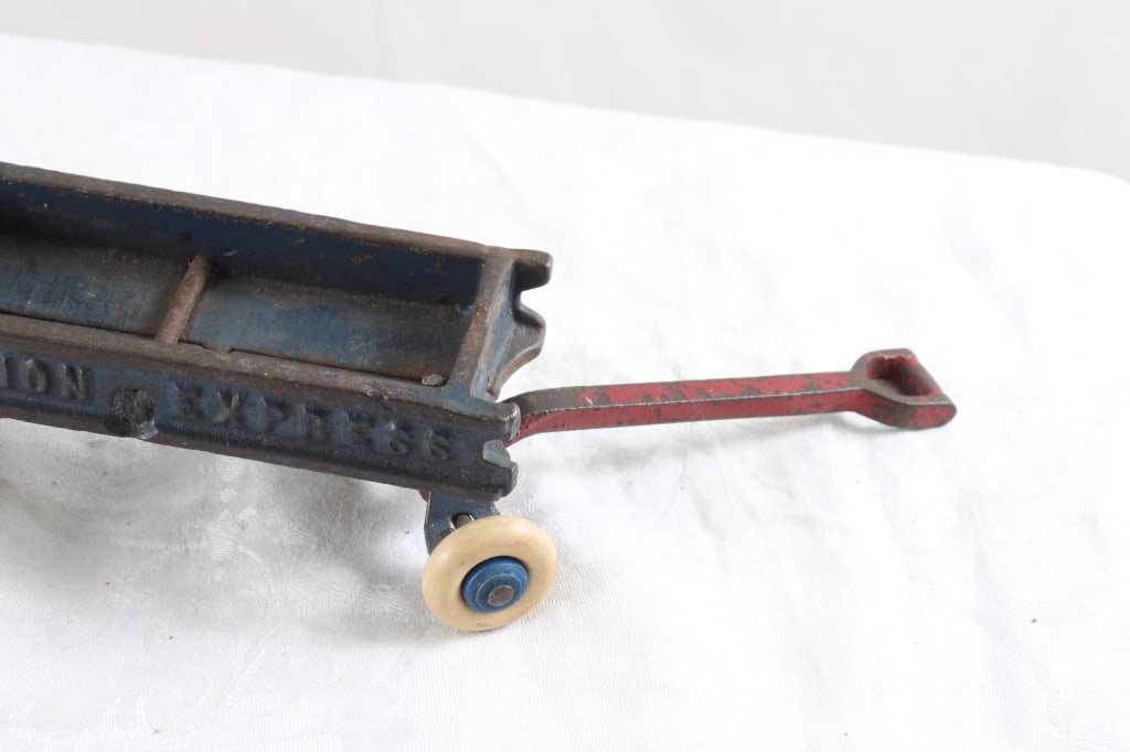 1930s Champion Express Cast Iron Pull Wagon - 5