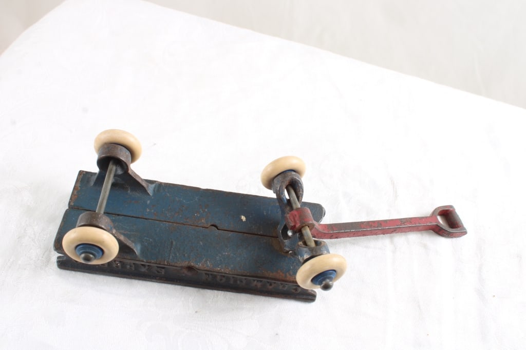 1930s Champion Express Cast Iron Pull Wagon - 8