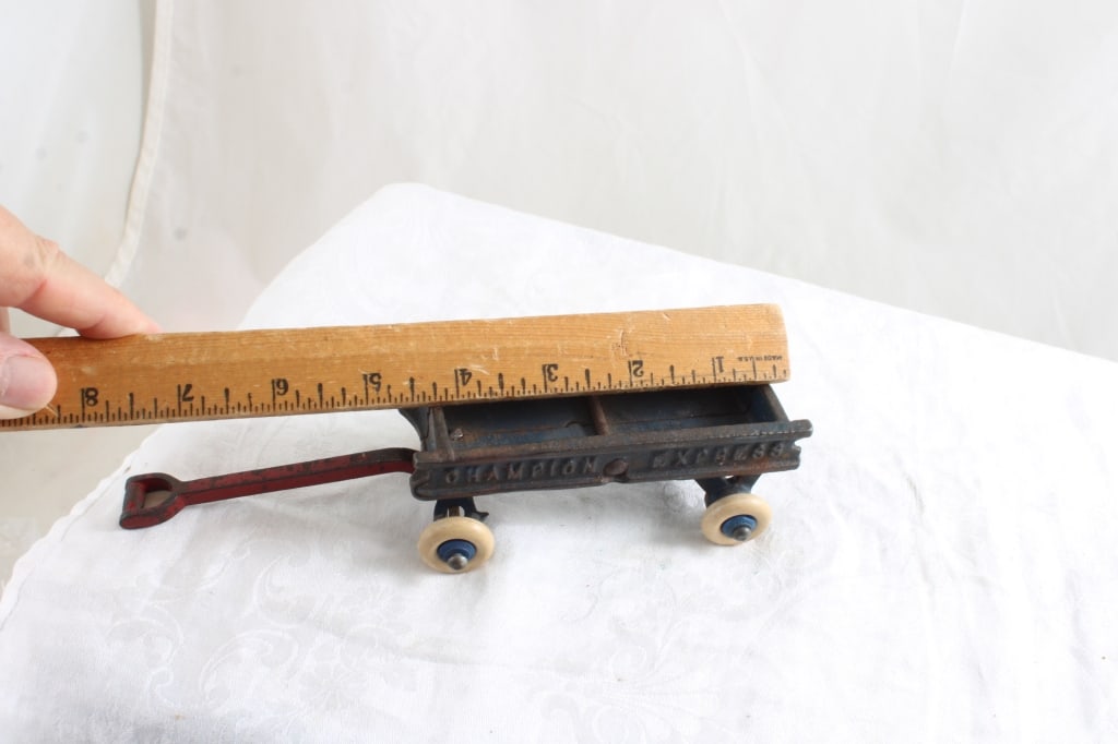 1930s Champion Express Cast Iron Pull Wagon - 9