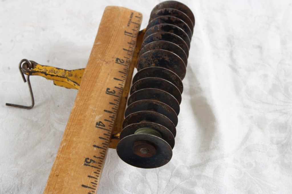 1929 Arcade 2 Wheel Dirt Scraper Cast Iron - 11
