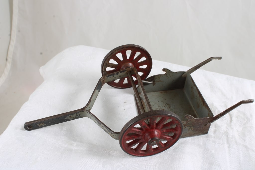 1929 Arcade 2 Wheel Dirt Scraper Cast Iron - 2