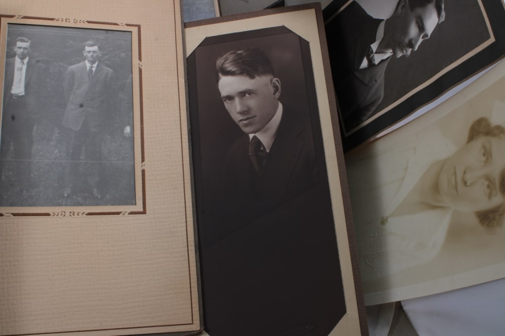 24 Antique Black & White Photographs - 6