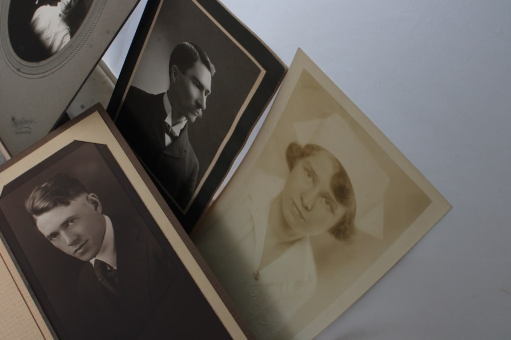 24 Antique Black & White Photographs - 7