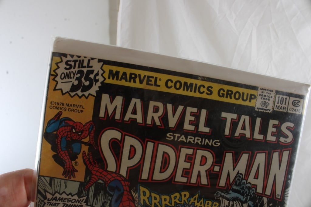 8 Marvel Spider-Man Comic Books - 2