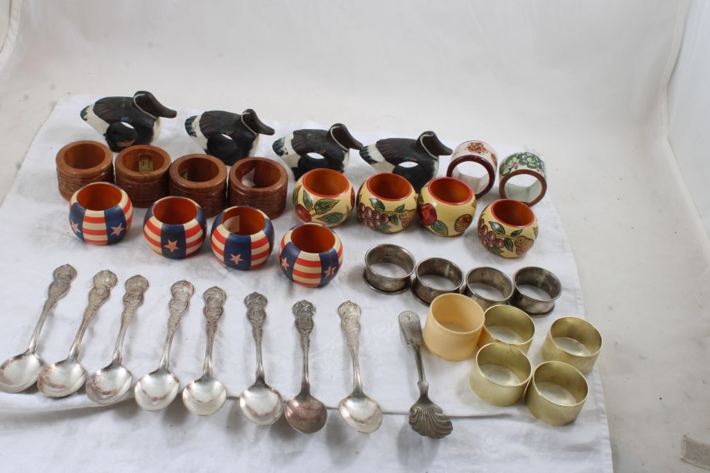 Napkin Rings, 8 Rogers Silver Plate State Spoons (1 of 20)