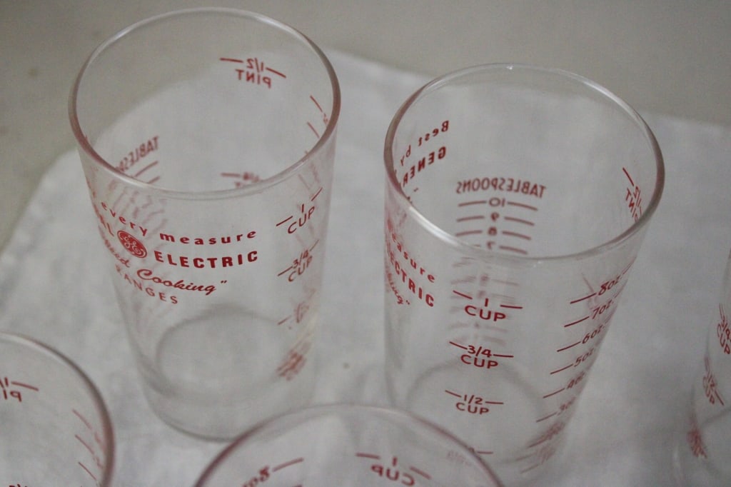 13 GE Cooking Range Advertising Measuring Glasses - 14