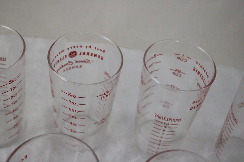 13 GE Cooking Range Advertising Measuring Glasses - 15