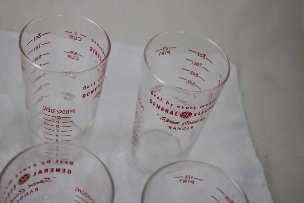 13 GE Cooking Range Advertising Measuring Glasses - 16