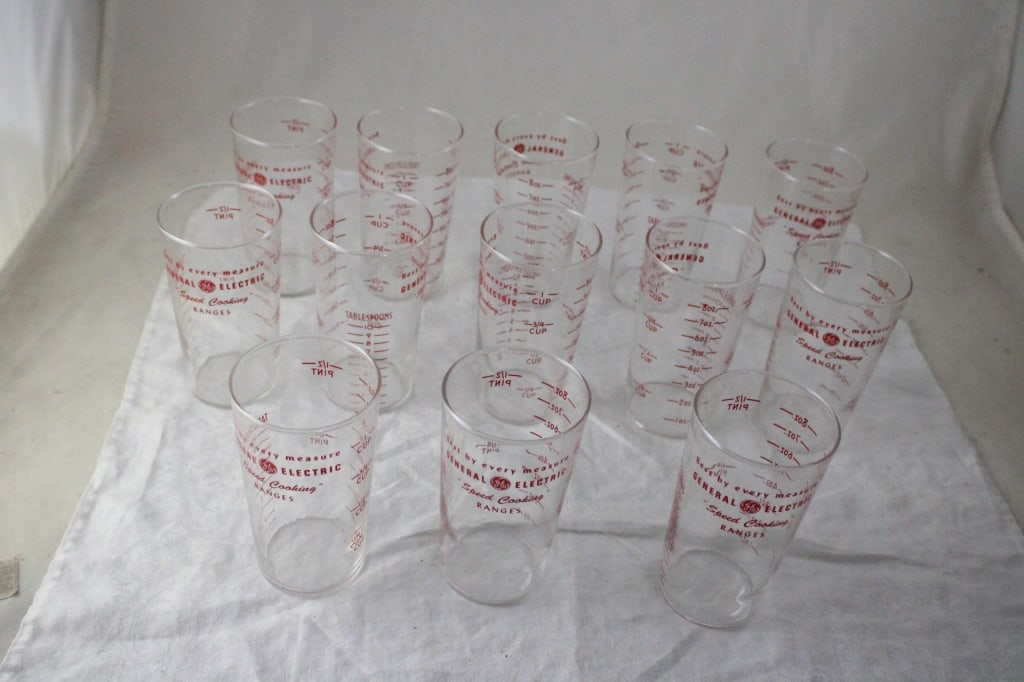 13 GE Cooking Range Advertising Measuring Glasses (1 of 16)