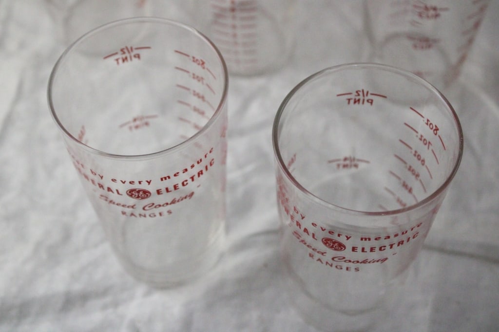 13 GE Cooking Range Advertising Measuring Glasses - 9