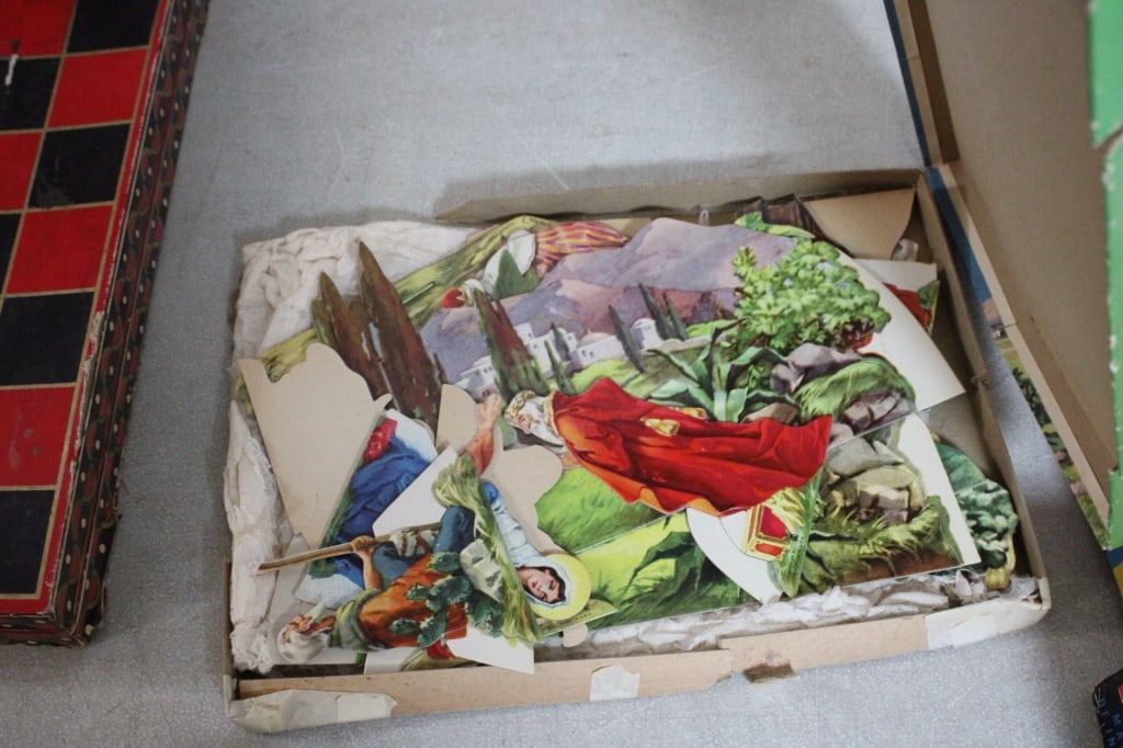 Antique & Vintage Games/Crafts - 18