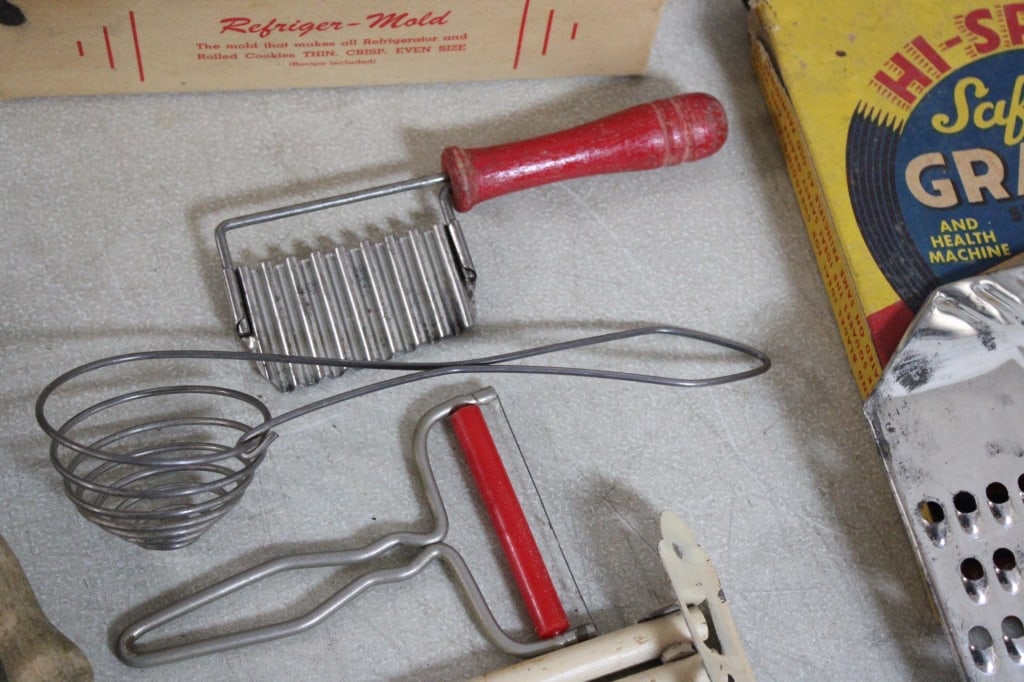 Vintage Kitchen Utensils - 8