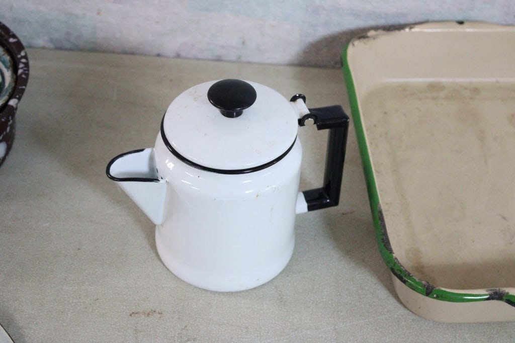 Vintage Enamelware - 7