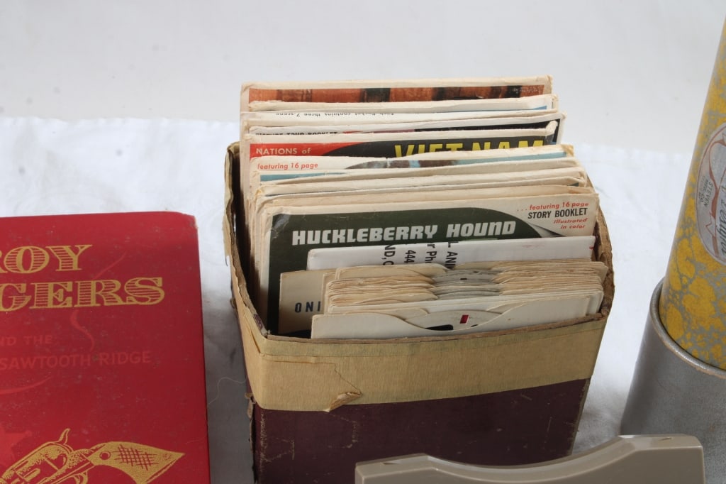 Sawyers View master & 35 Reels, Roy Rogers Book - 2