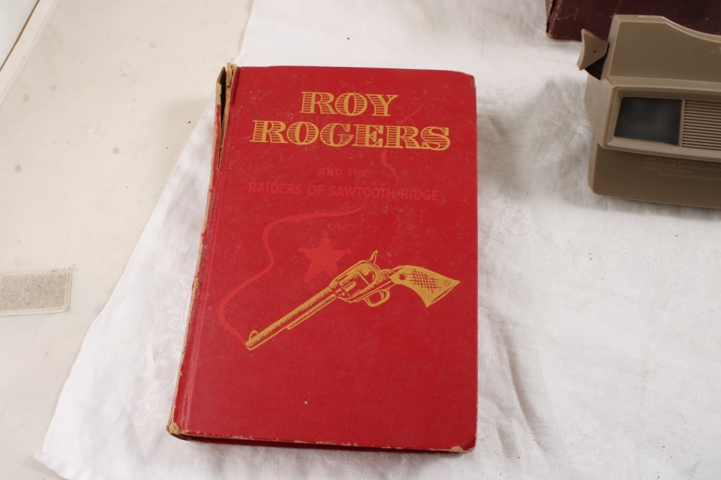 Sawyers View master & 35 Reels, Roy Rogers Book - 9
