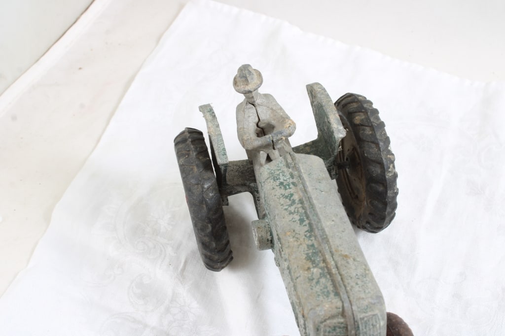 3 Tractors and Dump Truck Cast Iron Arcade, Auburn - 17