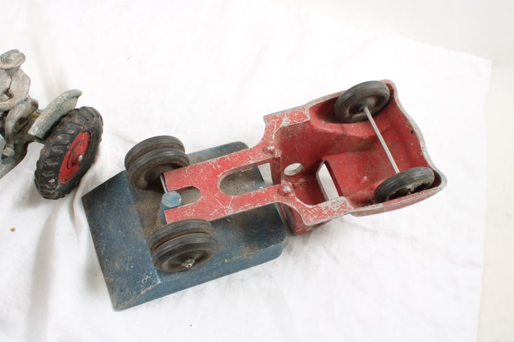 3 Tractors and Dump Truck Cast Iron Arcade, Auburn - 18