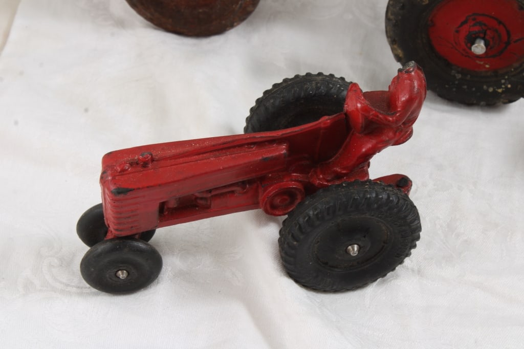 3 Tractors and Dump Truck Cast Iron Arcade, Auburn - 2