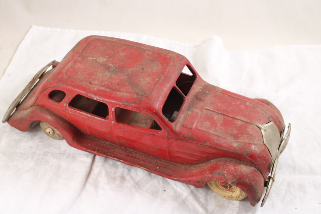 1934 Kingsbury Chrysler Airflow Pressed Steel Car - 9