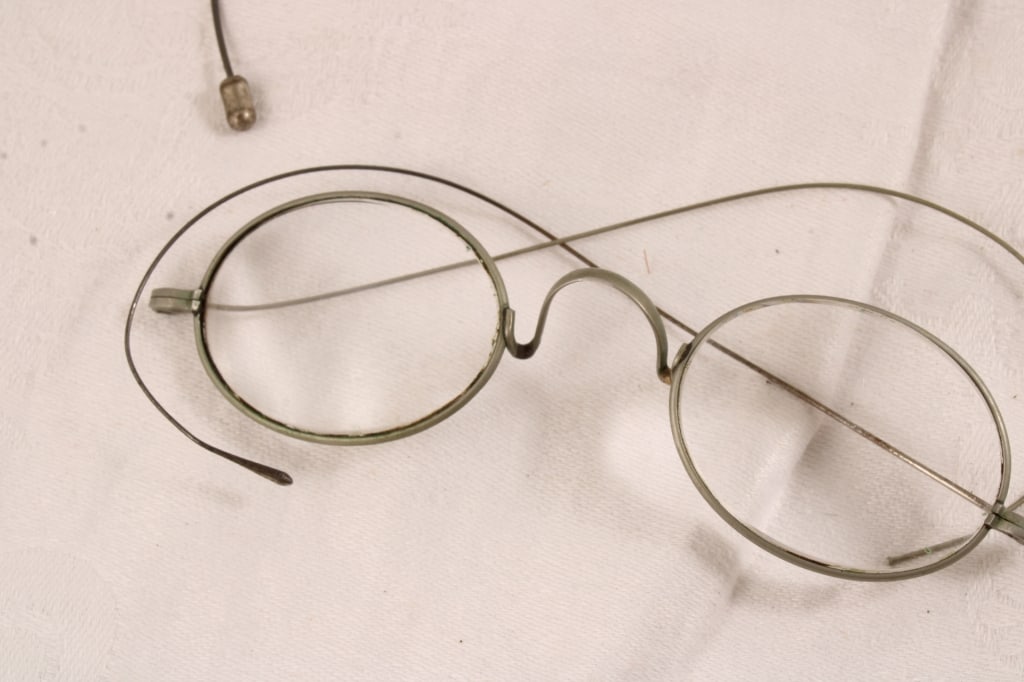 9 Pair Eyeglasses and Sunglasses - 16