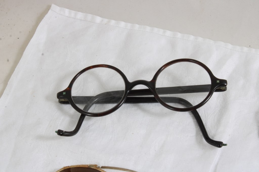 9 Pair Eyeglasses and Sunglasses - 2