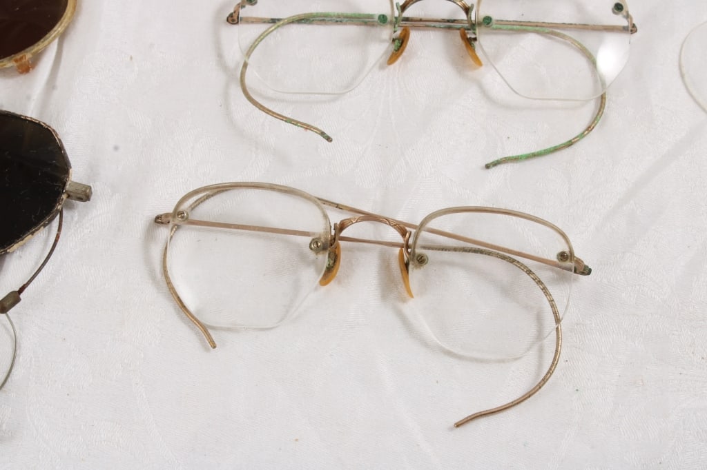 9 Pair Eyeglasses and Sunglasses - 5