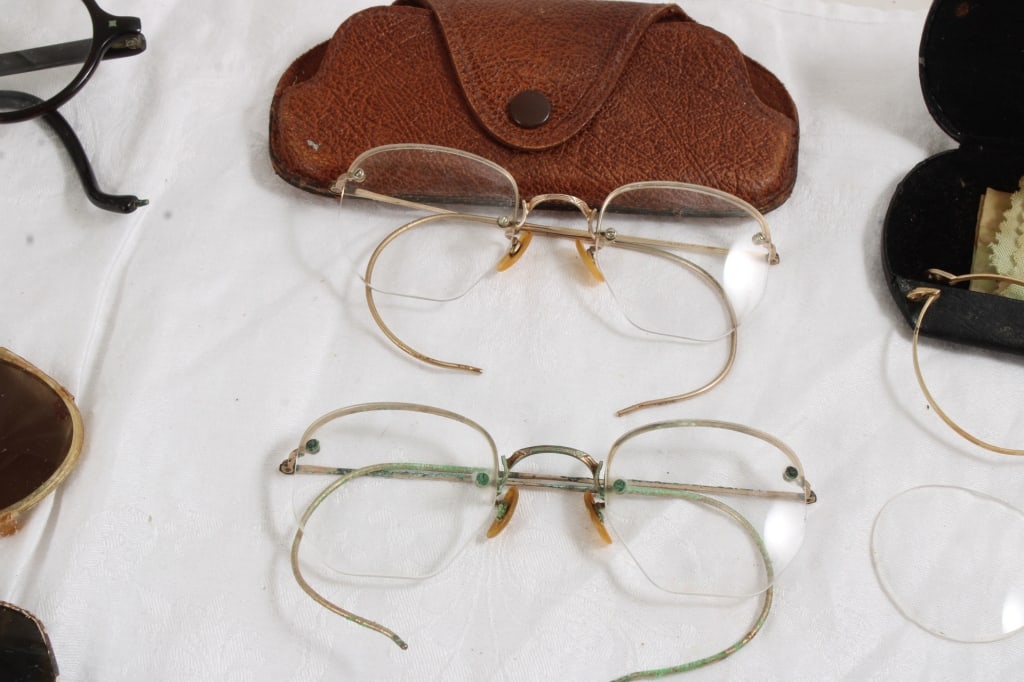 9 Pair Eyeglasses and Sunglasses - 6