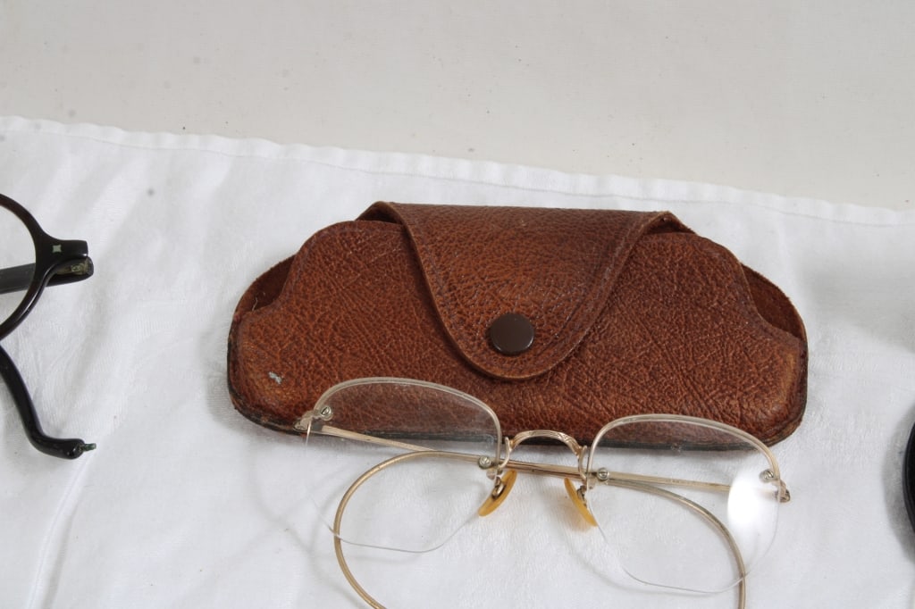 9 Pair Eyeglasses and Sunglasses - 7